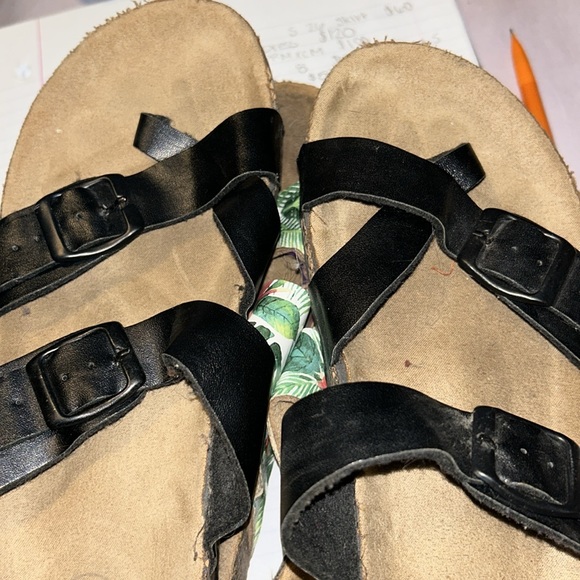 Sandals - Picture 3 of 4